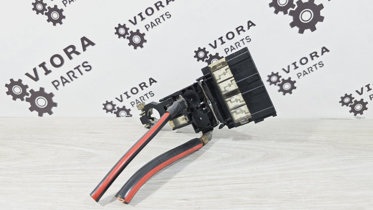Блок предохранителей Nissan Juke 2014 YF15 HR16DE 2438079915 контрактная