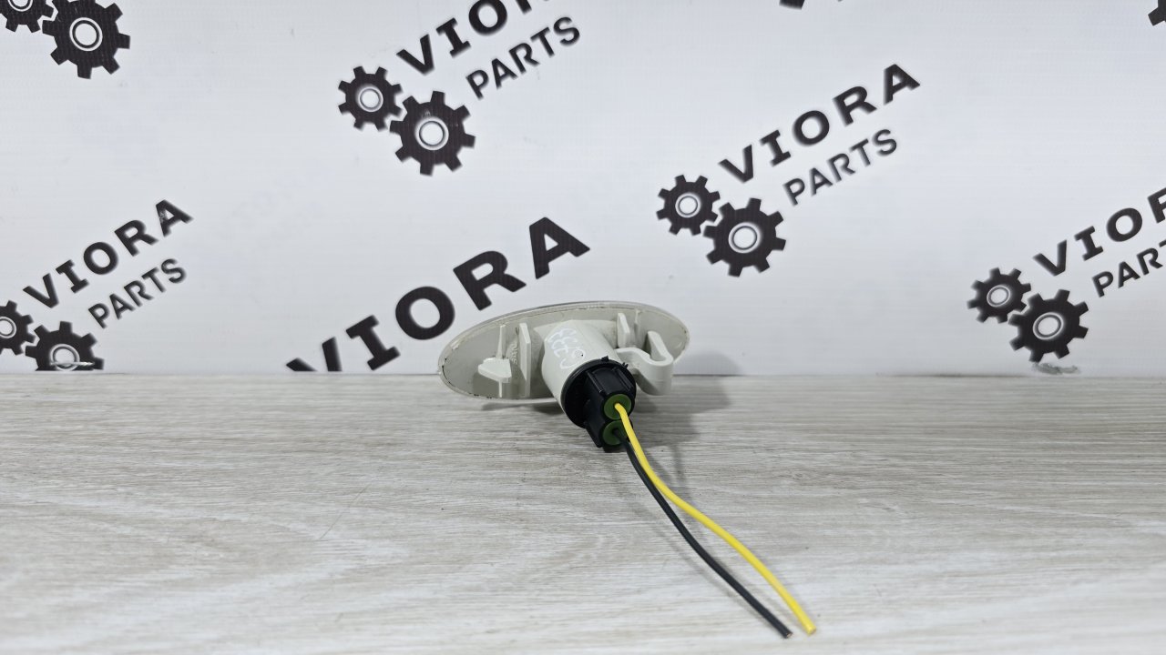 Повторитель поворота Nissan Juke YF15 HR16DE