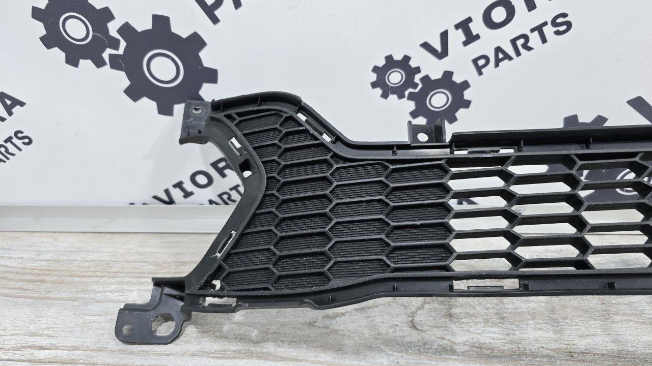 Решетка в бампер передняя Ceed 2014 JD D4FB