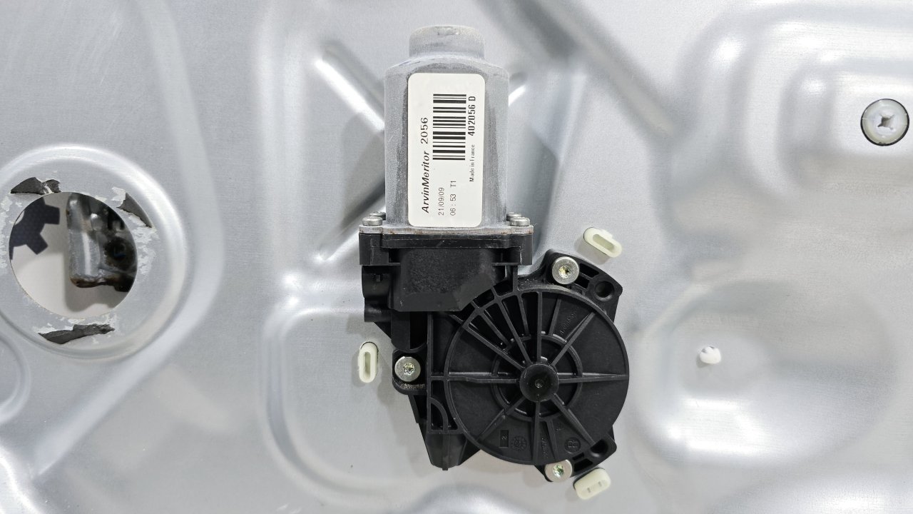 Стеклоподъемник передний правый Ceed 2010 ED G4FC Стеклоподъемник передний правый Ceed 2010 ED G4FC