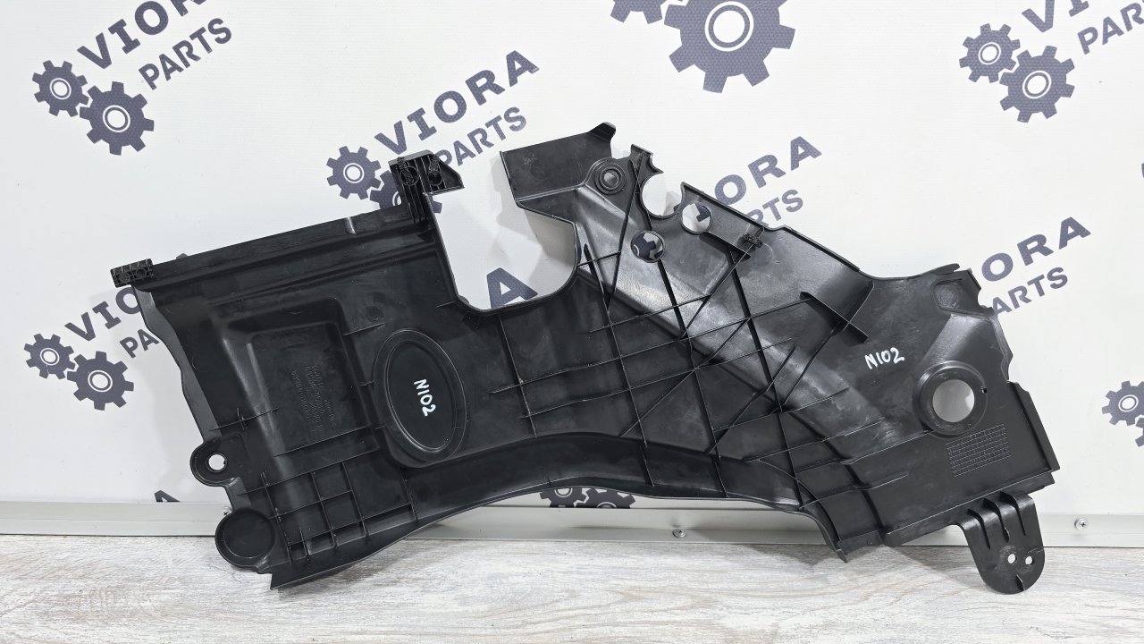 Накладка замка капота правая Toyota Avensis T250 1ZZFE