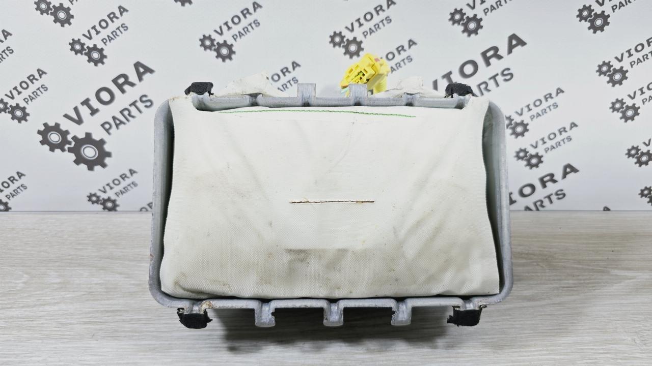 Запчасть подушка безопасности в торпедо Citroen C-Crosser 2009 EP 4HN 8216RJ контрактная Подушка безопасности в торпедо Citroen C-Crosser 2009 EP 4HN 8216RJ контрактная