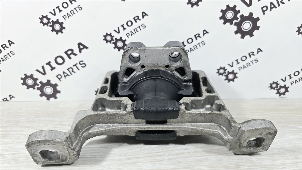 Опора двигателя пробег 40к правая Ford Focus 2009 2 SHDA 1811464 контрактная