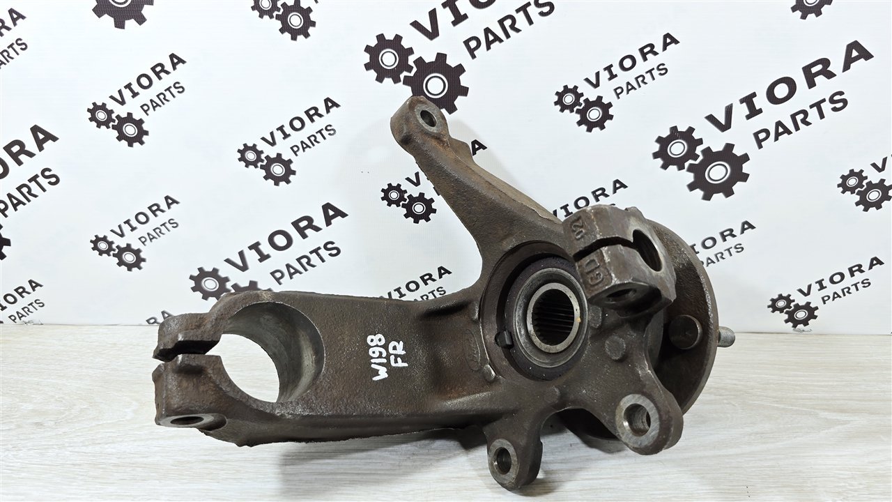 Кулак поворотный пробег 30к передний правый Ford Mondeo 2002 3 CJBB 1763058 контрактная