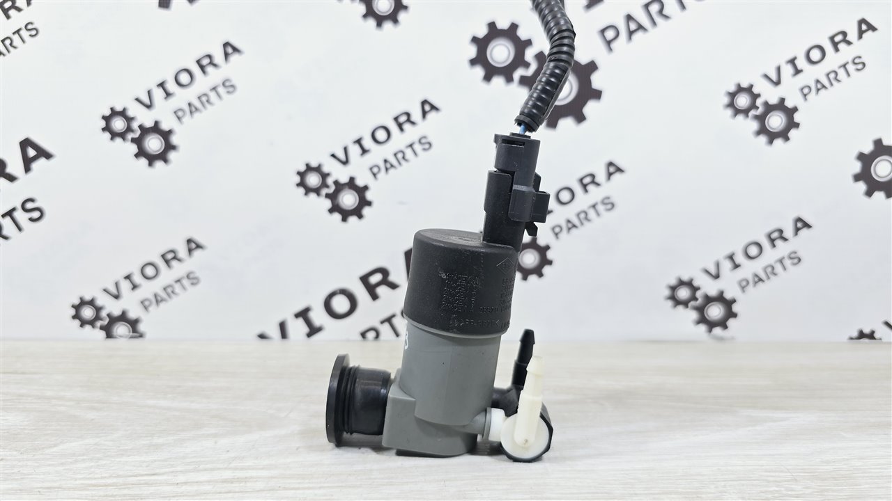 Моторчик бачка омывателя Nissan Qashqai J10 HR16 Моторчик бачка омывателя Nissan Qashqai J10 HR16