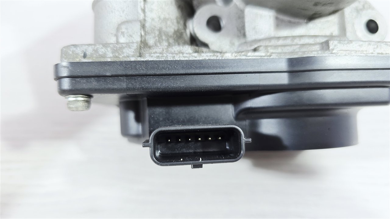 Дроссельная заслонка пробег 70к Qashqai 2010 J10 HR16DE