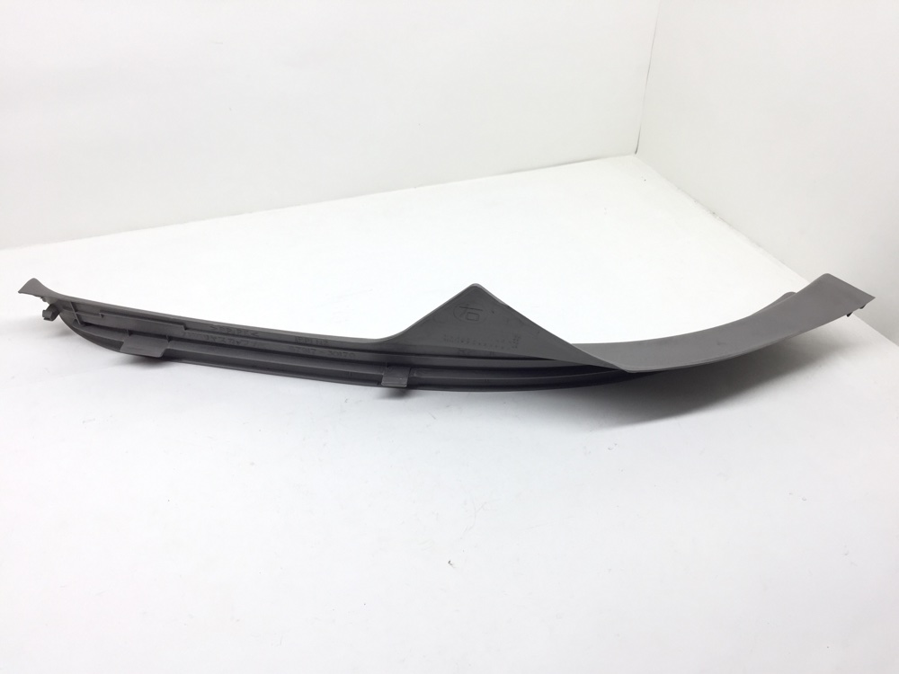Накладка порога задняя правая Toyota aristo JZS160 2JZ-GE