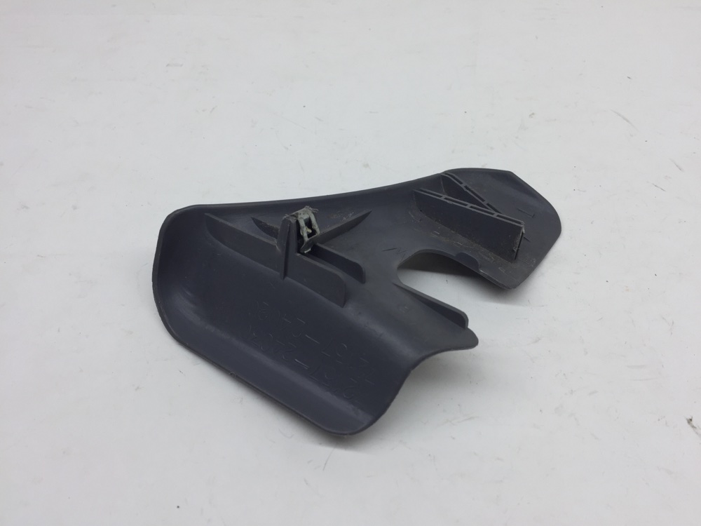 Заглушка полозьев сиденья soarer 1994 JZZ30 1JZ-GTE