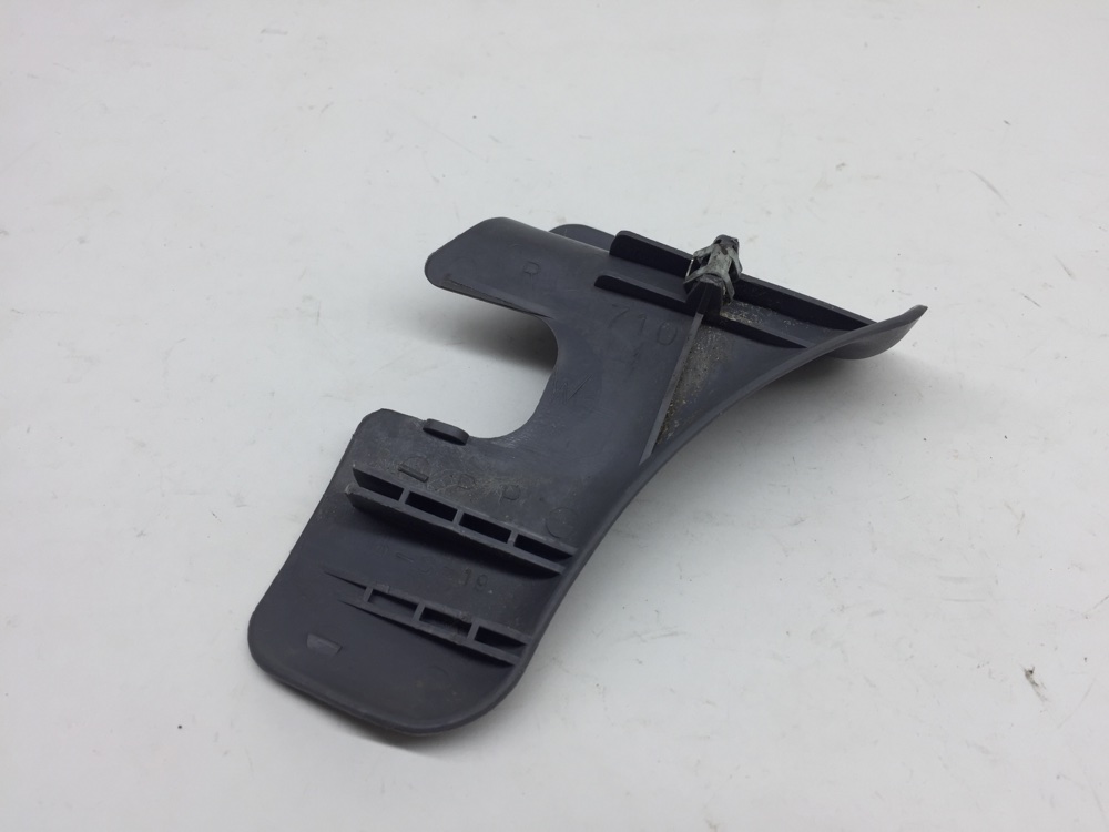 Заглушка полозьев сиденья soarer 1994 JZZ30 1JZ-GTE