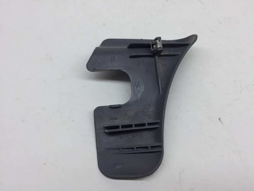 Заглушка полозьев сиденья soarer 1994 JZZ30 1JZ-GTE