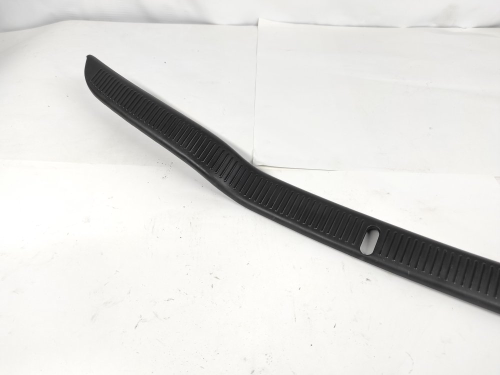 Накладка замка багажника soarer 1994 JZZ30 1JZ-GTE