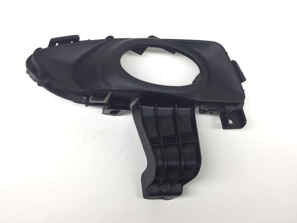 Накладка противотуманной фары передняя правая mazda 3 2006 BK BR5J-51-677B новая