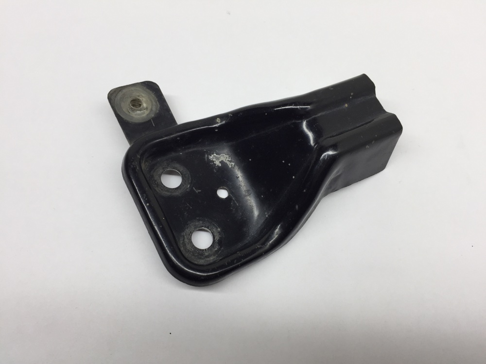 Крепление радиатора переднее левое Toyota soarer 1996 JZZ30 1JZGTE 16506-50020 контрактная