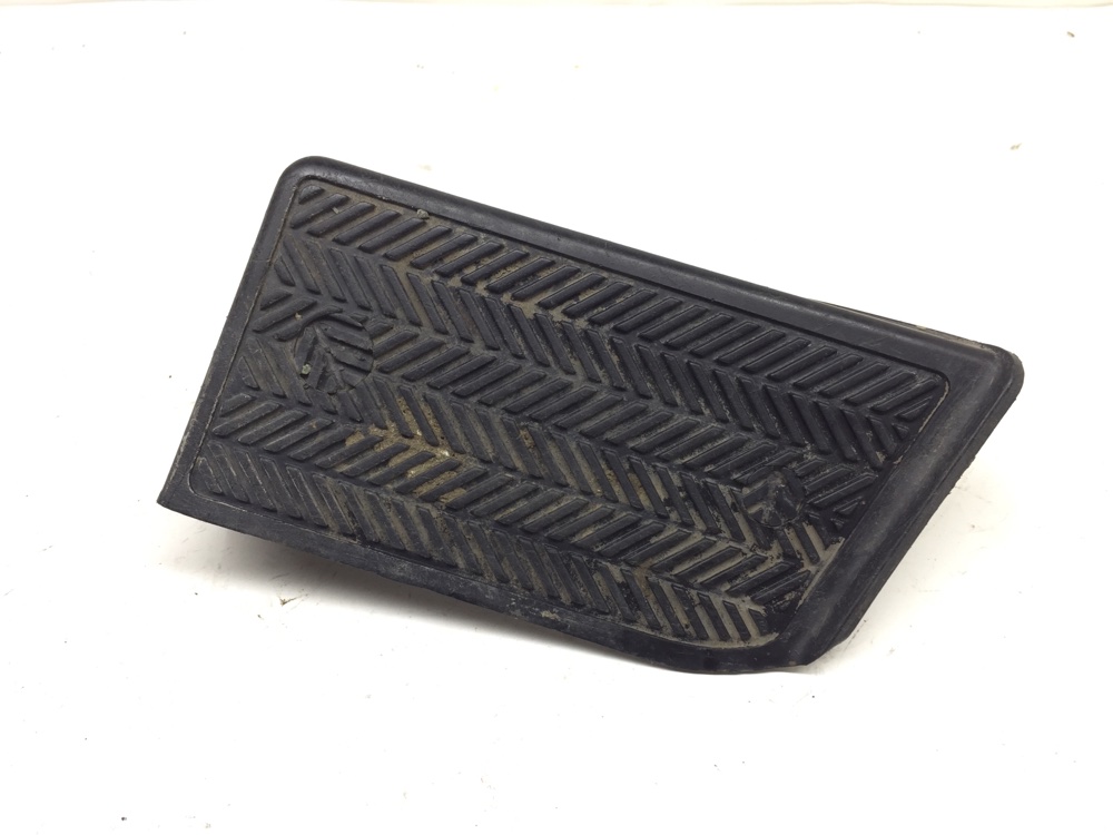 Подставка под ногу chaser 1997 GX100 1G-FE