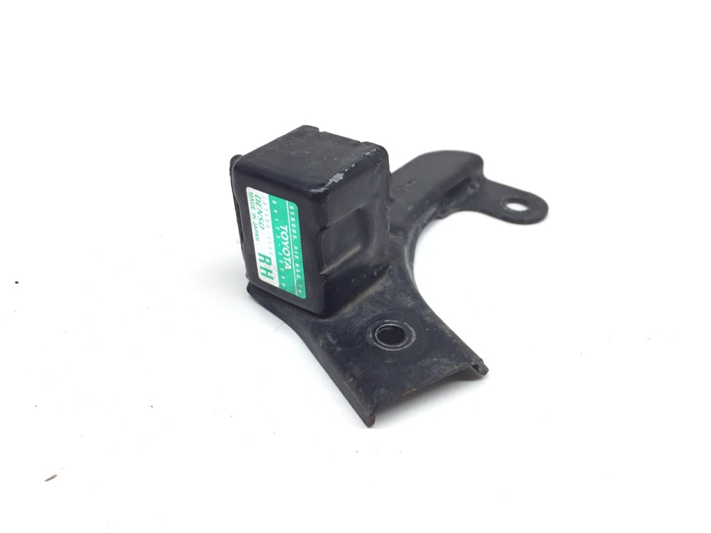 Запчасть датчик подушки безопасности передний правый Toyota aristo 1997 JZS160 2JZ-GE 89173-39115 контрактная Датчик подушки безопасности передний правый Toyota aristo 1997 JZS160 2JZ-GE 89173-39115 контрактная