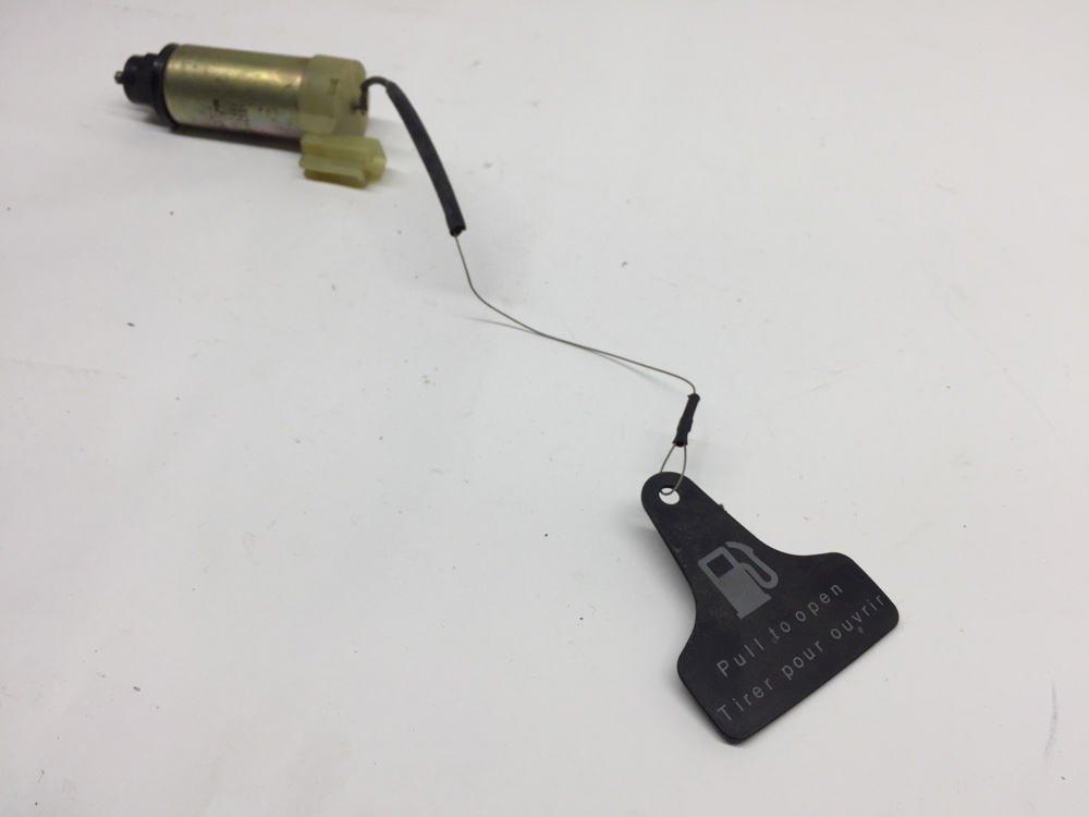 Замок лючка бензобака soarer 1994 JZZ30 1JZ-GTE