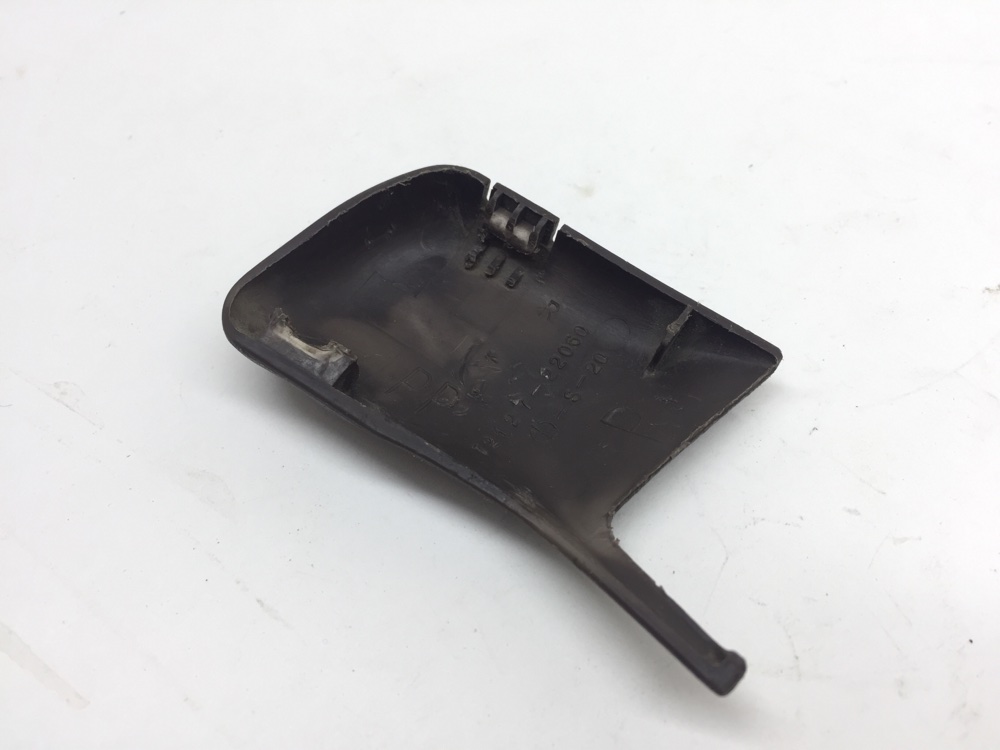 Заглушка полозьев сиденья правая mark2 1993 GX90 1G-FE Заглушка полозьев сиденья правая mark2 1993 GX90 1G-FE