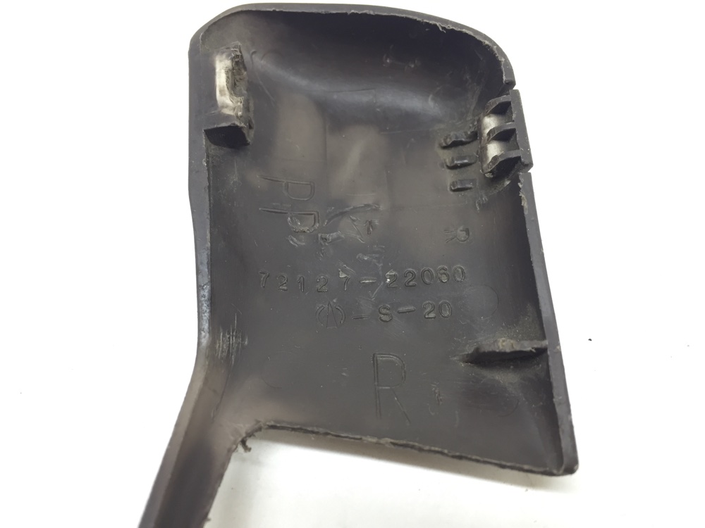 Заглушка полозьев сиденья правая mark2 1993 GX90 1G-FE Заглушка полозьев сиденья правая mark2 1993 GX90 1G-FE