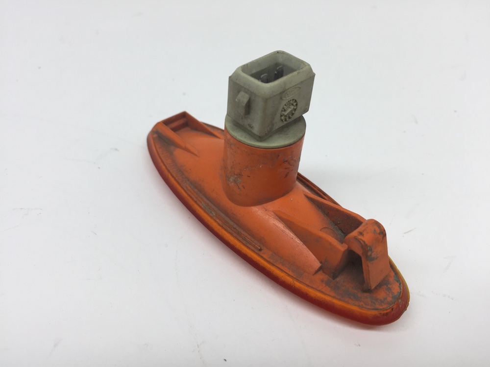 Повторитель поворота в крыло передний MONDEO 1998 1.6L Zetec-E EFI (90PS)