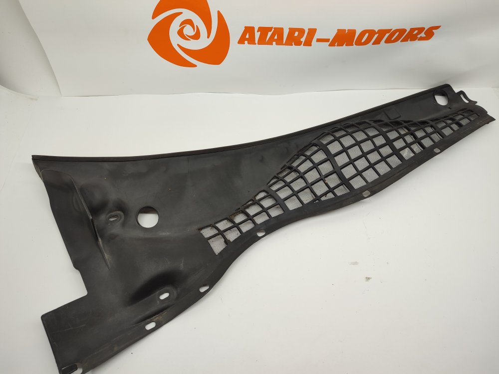 Решетка под лобовое стекло правая SOARER 1996 JZZ30 1JZGTE