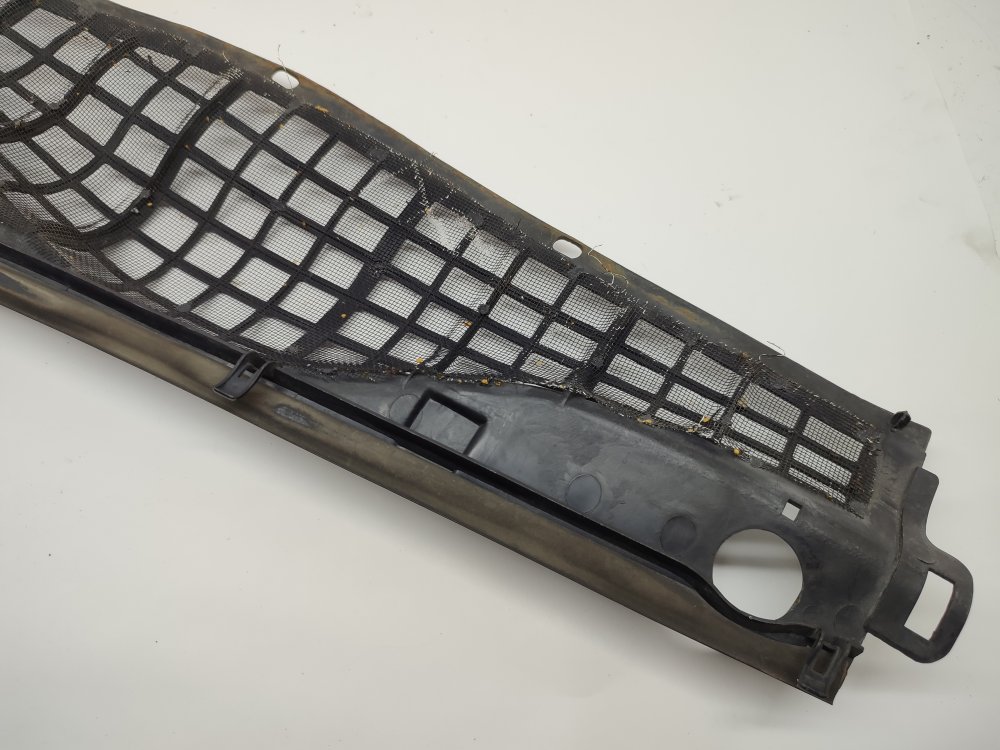 Решетка под лобовое стекло правая SOARER 1996 JZZ30 1JZGTE
