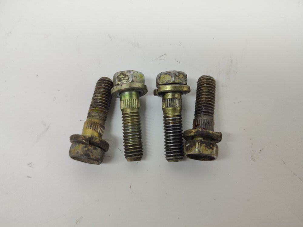 Болт рулевого кардана Toyota Mark 2 1996 JZX90 1jz-gte 90119-08560 контрактная