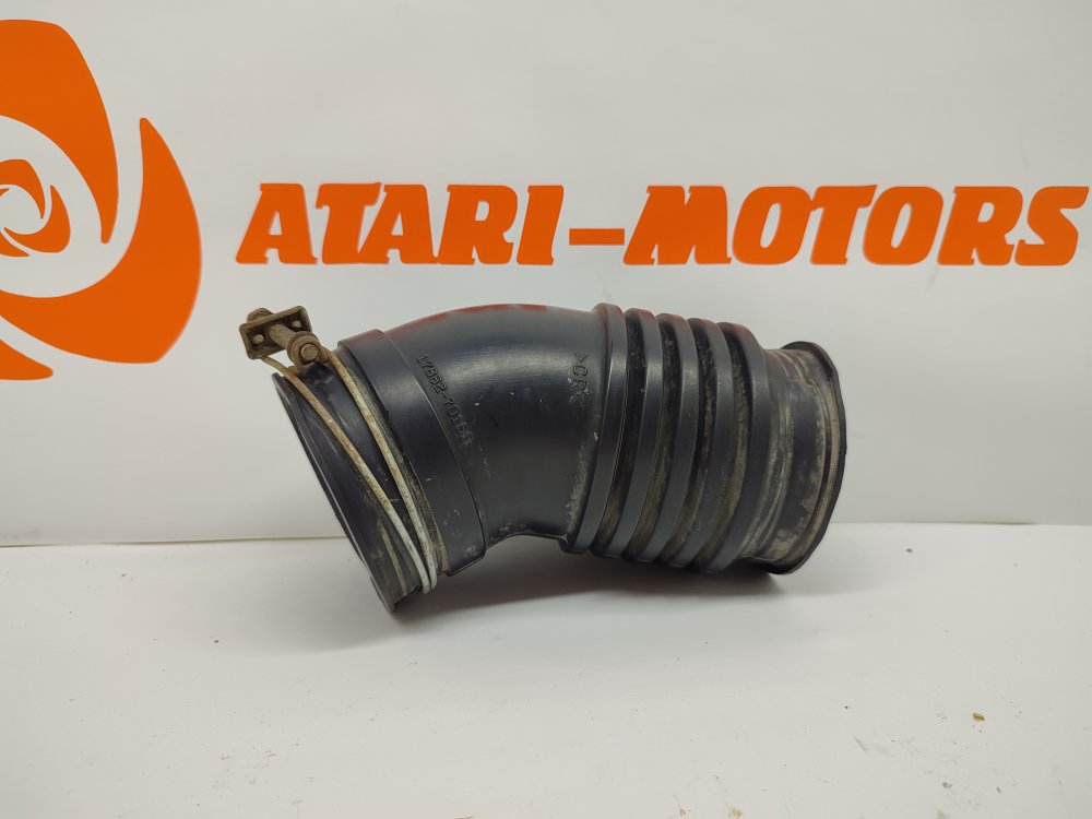 Патрубок воздушного фильтра Toyota mark II 1995 GX90 1GFE 17882-70160 контрактная