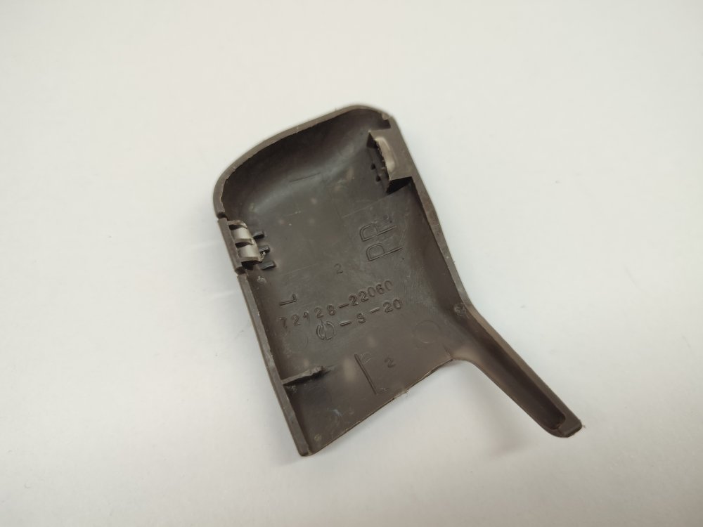 Заглушка полозьев сиденья левая mark2 1994 GX90 1G-FE Заглушка полозьев сиденья левая mark2 1994 GX90 1G-FE