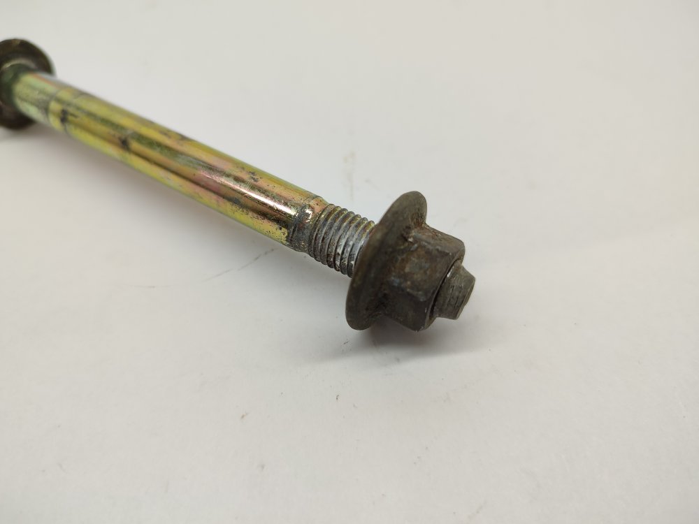 Болт крепления генератора Mark 2 1996 GX90 1G-FE