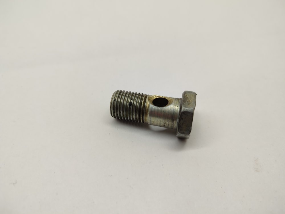 Болт топливной рейки Toyota марк 2 GX90 1GFE
