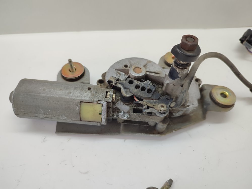 Мотор дворников MONDEO 1998 1.6L Zetec-E EFI (90PS)