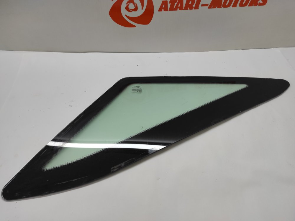 Форточка кузова задняя правая