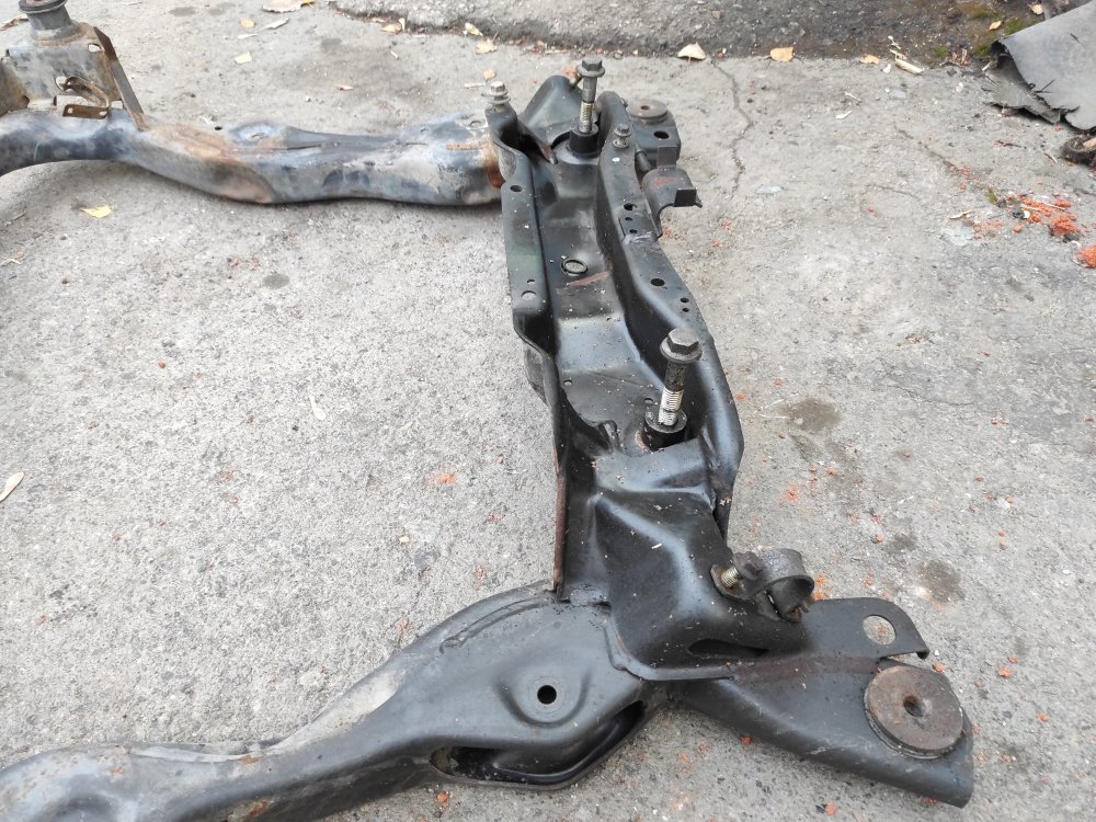 Подрамник подвески передний MONDEO 1998 1.6L Zetec-E EFI (90PS)