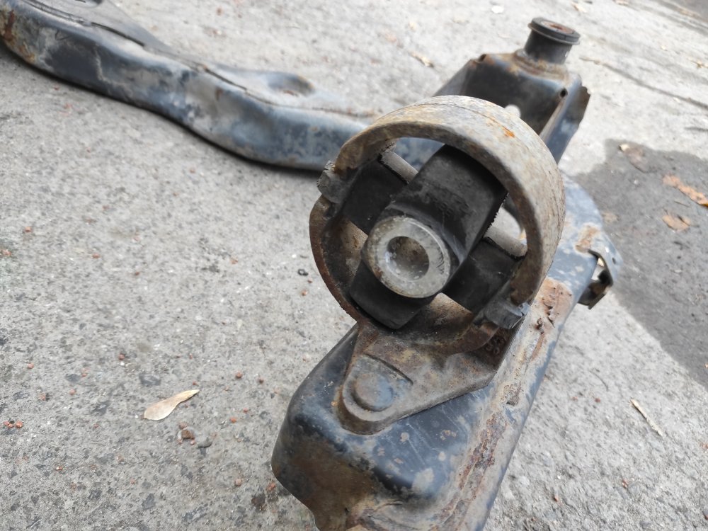 Подрамник подвески передний MONDEO 1998 1.6L Zetec-E EFI (90PS)