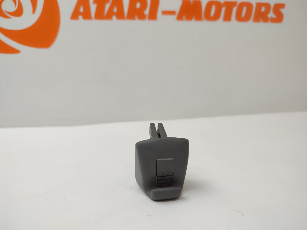 Крючок солнцезащитного козырька передний MONDEO 1998 1.6L Zetec-E EFI (90PS)