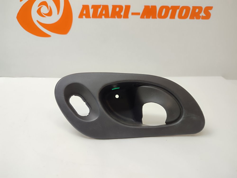 Накладка ручки двери внутренняя передняя правая FORD MONDEO 1998 1.6L Zetec-E EFI (90PS) 95BB-F22620 контрактная