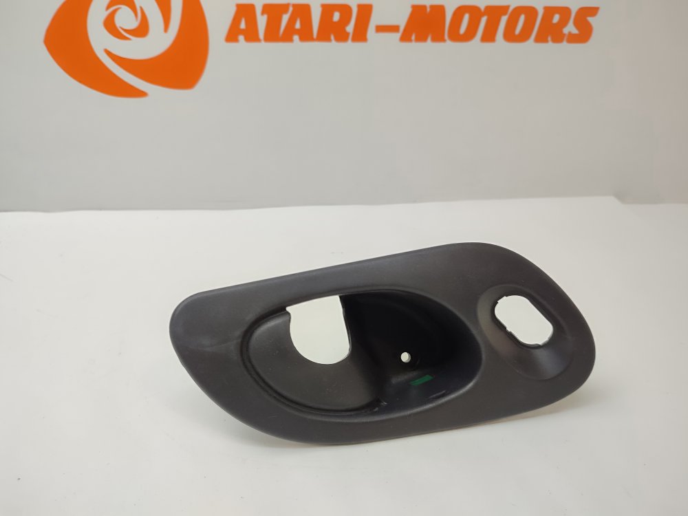 Накладка ручки двери внутренняя передняя правая MONDEO 1998 1.6L Zetec-E EFI (90PS)