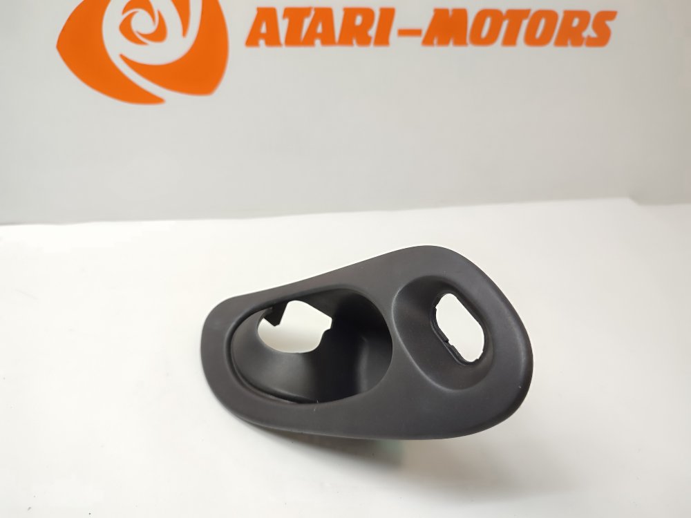 Накладка ручки двери внутренняя передняя правая MONDEO 1998 1.6L Zetec-E EFI (90PS)