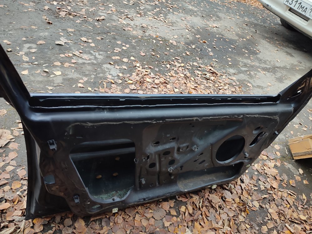 Дверь боковая передняя левая MONDEO 1998 1.6L Zetec-E EFI (90PS) Дверь боковая передняя левая MONDEO 1998 1.6L Zetec-E EFI (90PS)