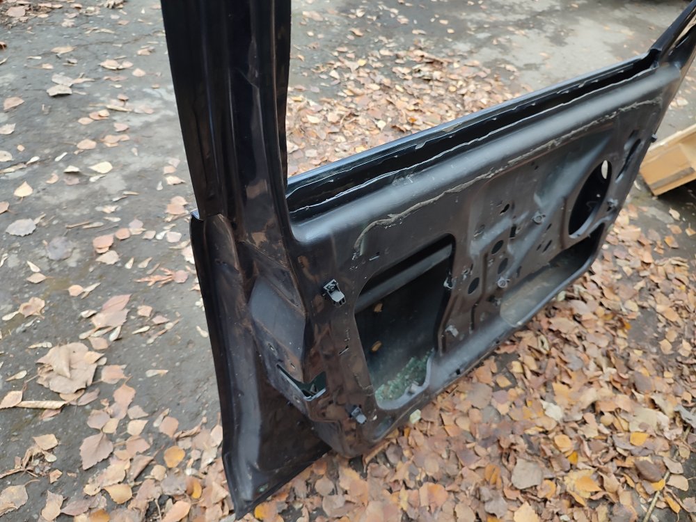 Дверь боковая передняя левая MONDEO 1998 1.6L Zetec-E EFI (90PS) Дверь боковая передняя левая MONDEO 1998 1.6L Zetec-E EFI (90PS)