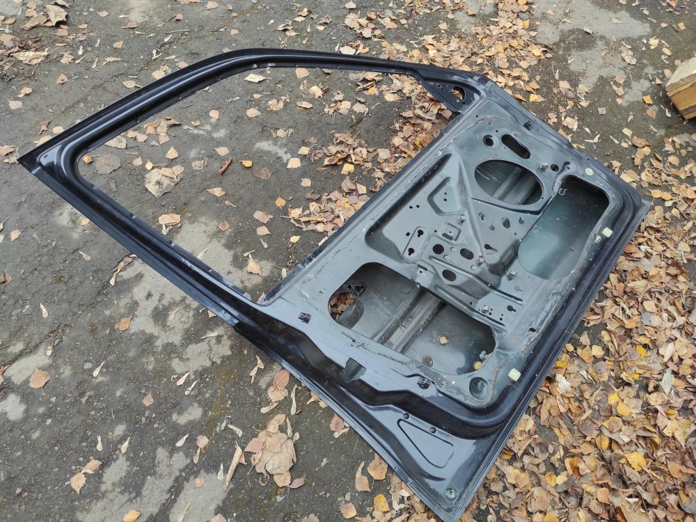 Дверь боковая передняя левая MONDEO 1998 1.6L Zetec-E EFI (90PS) Дверь боковая передняя левая MONDEO 1998 1.6L Zetec-E EFI (90PS)