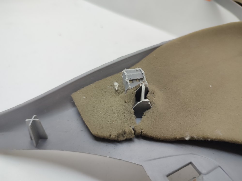 Накладка кузова задняя левая MONDEO 1998 1.6L Zetec-E EFI (90PS)