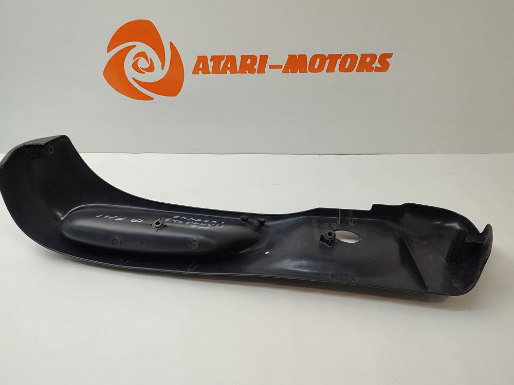 Накладка сиденья правая MONDEO 1998 1.6L Zetec-E EFI (90PS)