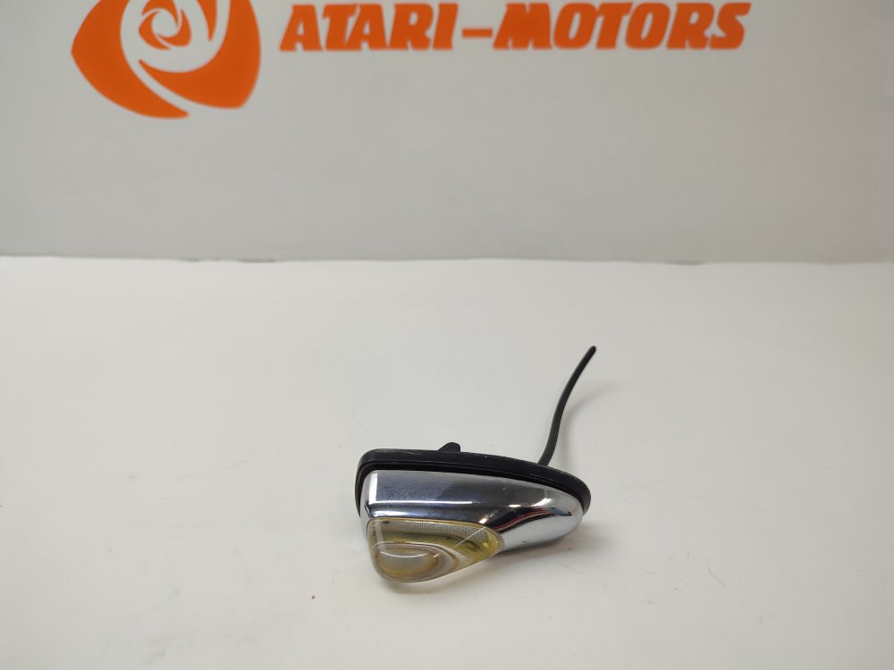 Габарит на крыло передний левый Toyota mark2 1996 GX90 1GFE 81720-22060 контрактная