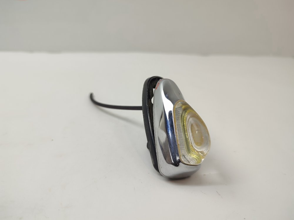 Габарит на крыло передний левый Toyota mark2 GX90 1GFE