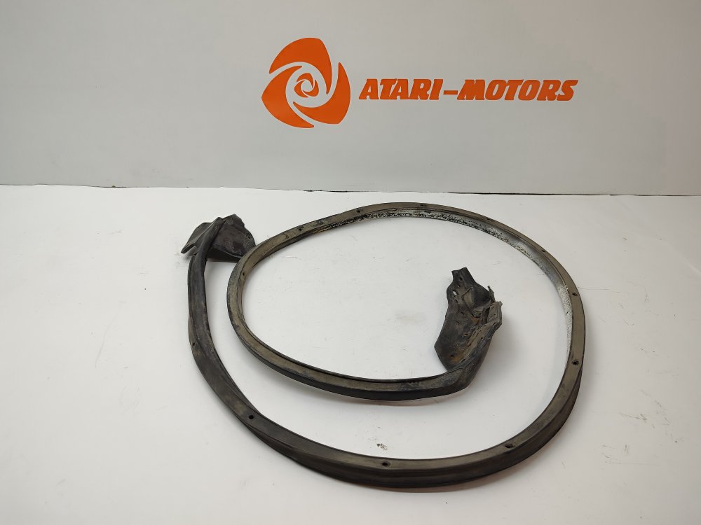 Уплотнительная резинка боковой двери передняя правая toyota MARK2 1996 gx90 1GFE 67861-22270 контрактная