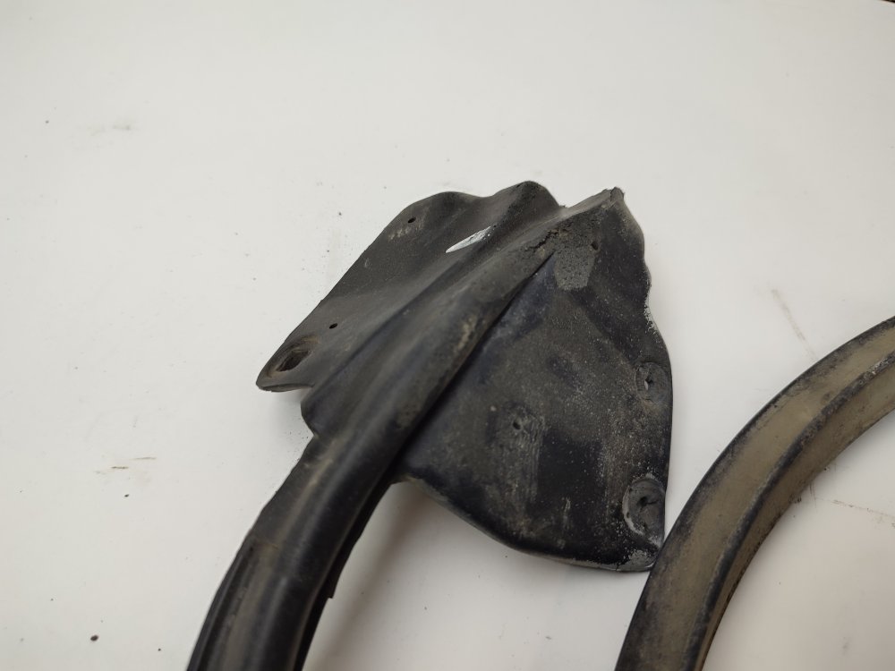 Уплотнительная резинка боковой двери передняя правая toyota MARK2 gx90 1GFE