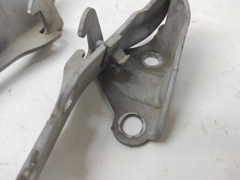 Петля капота GS300 1999 JZS160 2JZGE