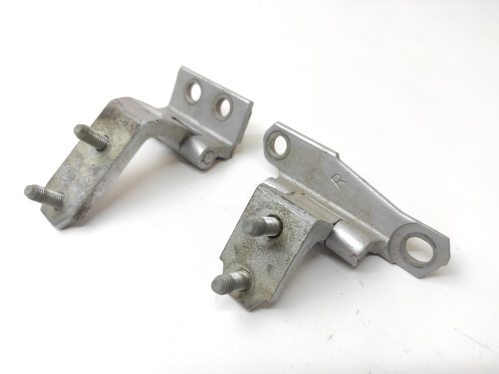 Петля двери задняя правая GS300 1999 JZS160 2JZGE