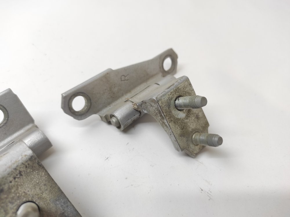 Петля двери задняя правая GS300 1999 JZS160 2JZGE